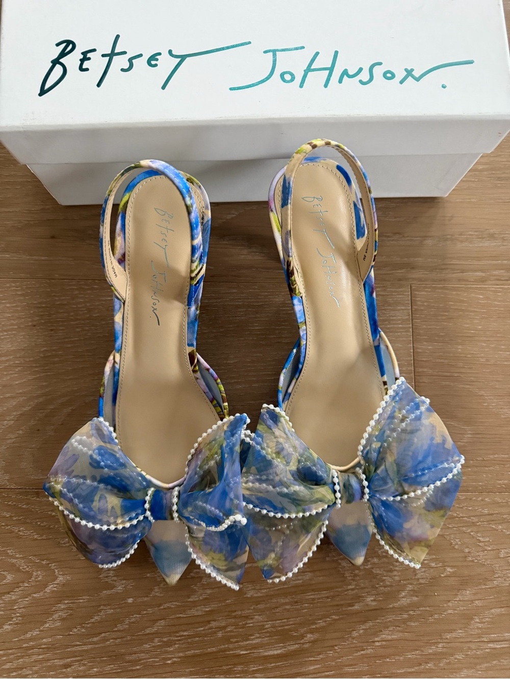 Betsey Johnson Blue Floral Bow Slingback Heels - Picture 2 of 7
